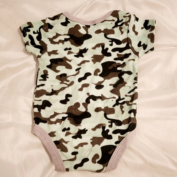 Baby Mode 6/9mo onesie - Picture 3 of 3
